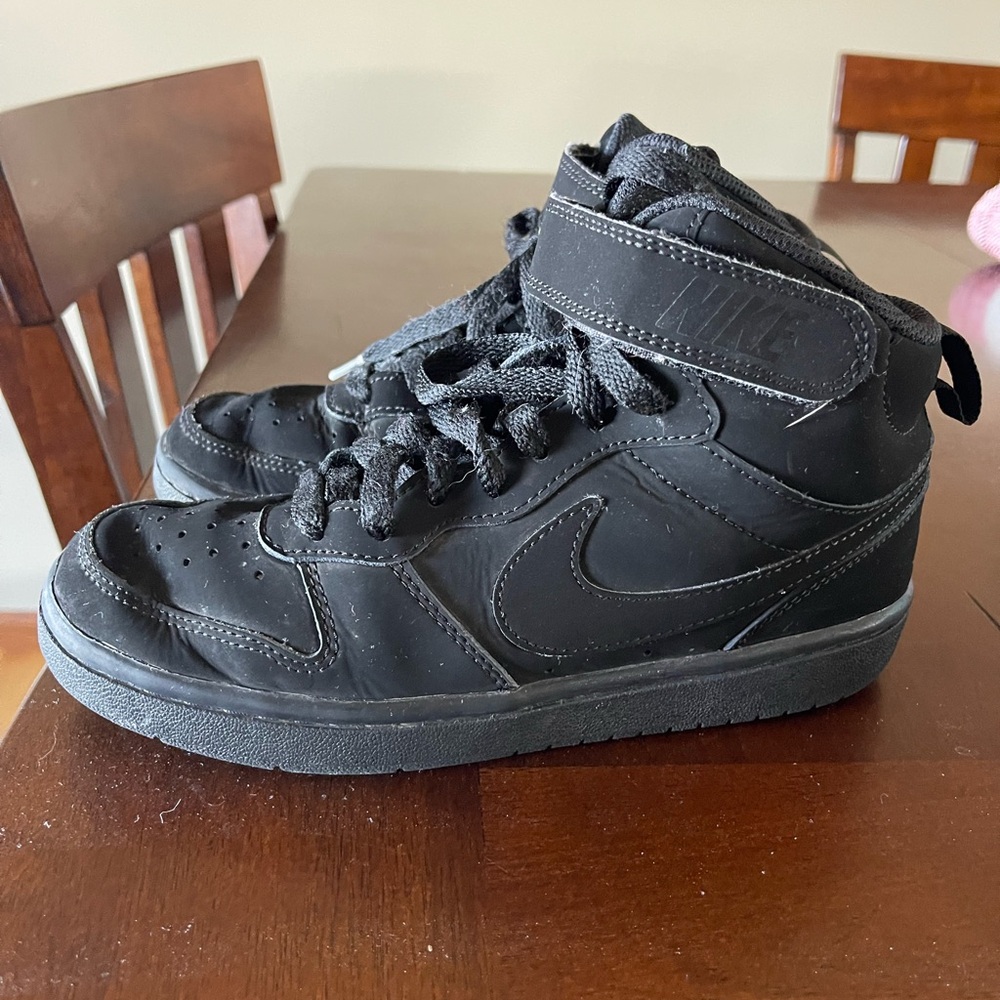 Nike Kids' Court Borough 2 High Top Sneaker